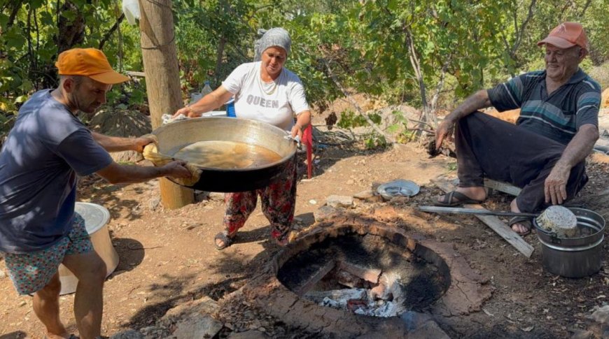 Gazipaşa'da Üzümden Pekmeze İmece Usulü Üretim Başladı