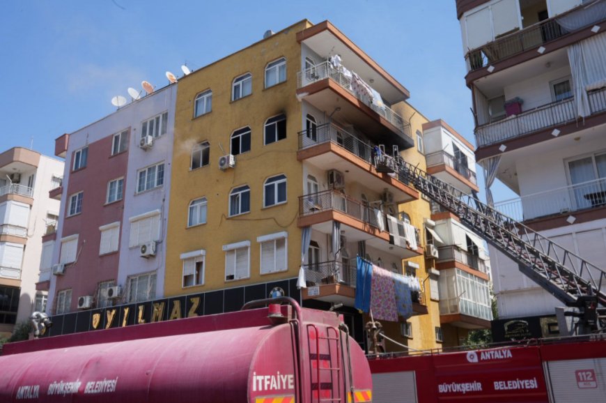 Muratpaşa'da Bir Evde Yangın Çıktı, Polis Soruşturma Başlattı