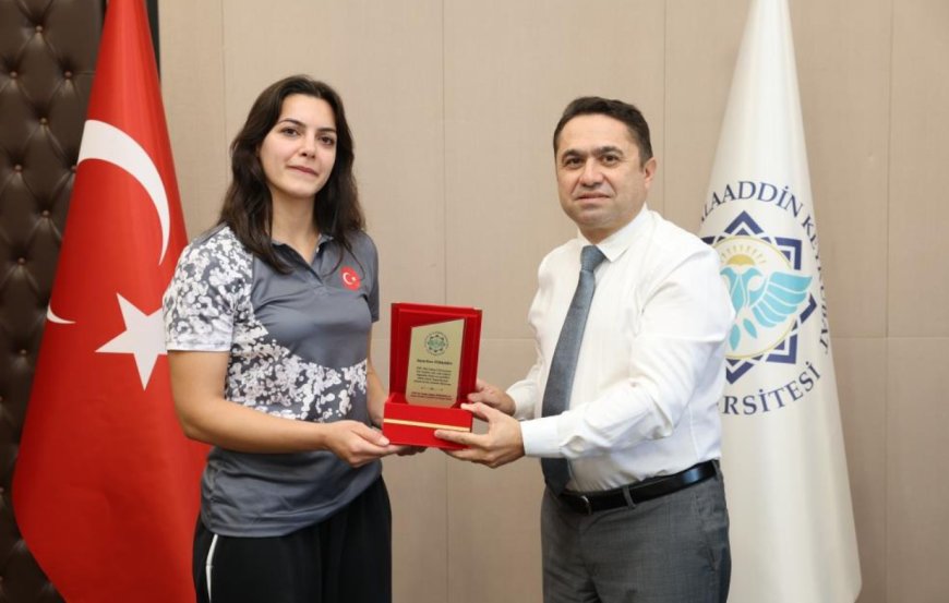 ALKÜ Öğrencisi Esra Türkmen Dünya Şampiyonu Oldu