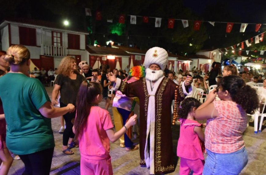 Kepez'deki Kültür Festivali'ne Konya Rüzgarı: Geleneksel Gecede Coşku Vardı