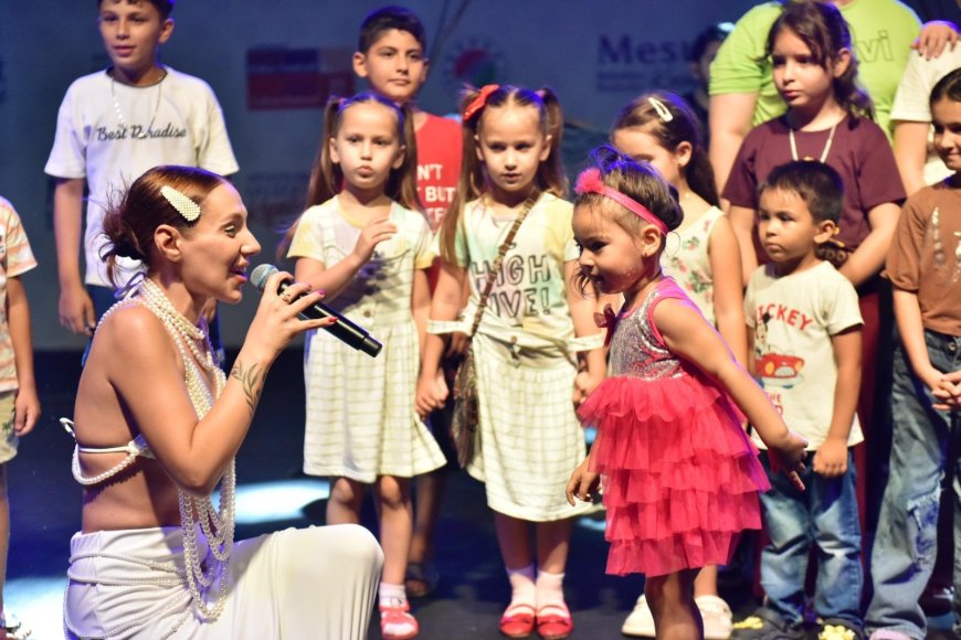 Kepez'in Kültür Festivali'ne Melis Köksal Damgası: Şarkılarını Antalya İçin Söyledi