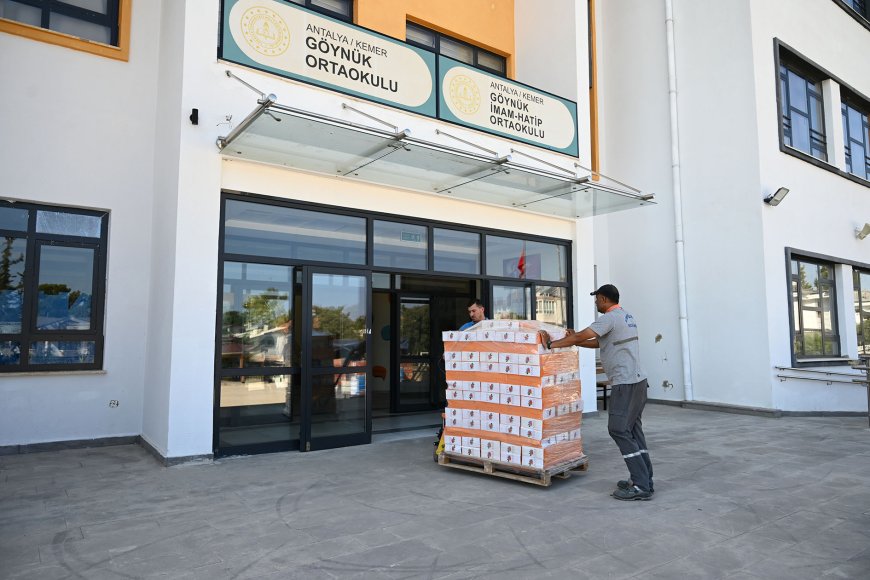 Kemer Belediyesi'nden Öğrencilere Okul Öncesi Kırtasiye Yardımı