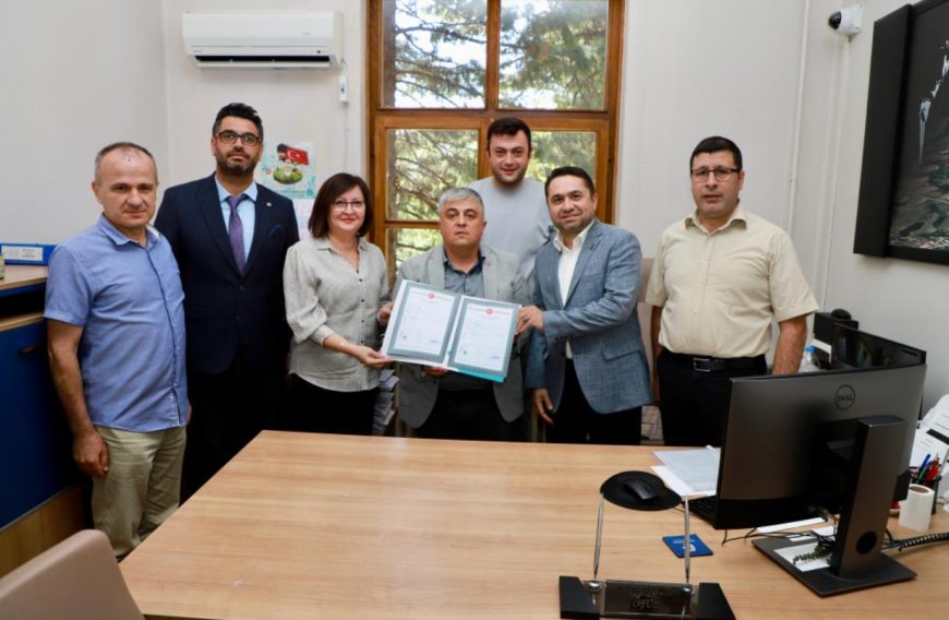 Akseki'ye Kurulacak Fakülte ve Yurt İçin Bağışlanan Arazinin Tapu Devri Gerçekleşti