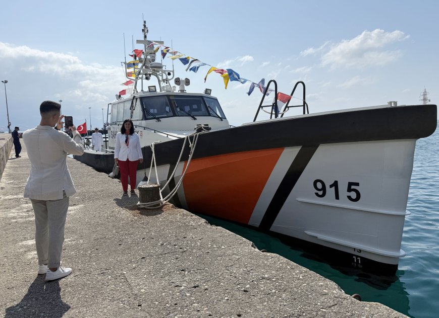 Alanya Limanı'nda Anlamlı Kutlama: TCSG-915 Botu Vatandaşları Ağırladı
