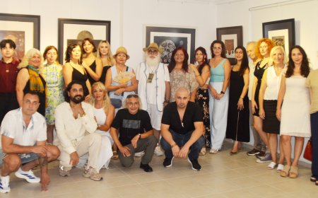 İsmail İlhan'ın Sanat Mirası Yaşıyor: 'Geriye Dönüp Bakma' Sergisi Antalya'da Açıldı