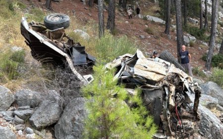 Serik'te Can Pazarı: Kamyonet Uçuruma Yuvarlandı, 1 Kişi Öldü, Koyunlar Telef Oldu