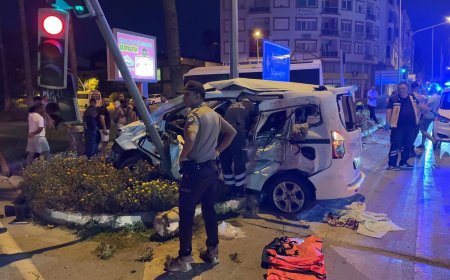 Gazipaşa'da Kırmızı Işık İhlali Kazaya Neden Oldu: 6 Yaralı