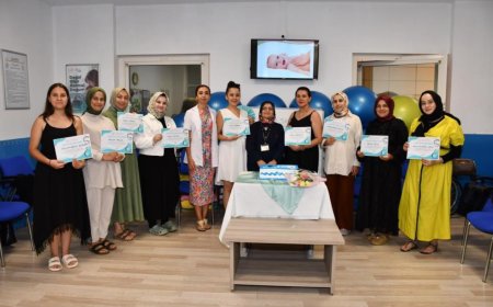 "Bilinçli Gebelik, Güvenli Annelik": Alanya Gebe Okulu'nda Eğitimler Hız Kesmiyor