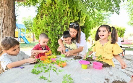 Muratpaşa Belediyesi Kreşlerinde Hem Eğleniyor Hem Öğreniyorlar