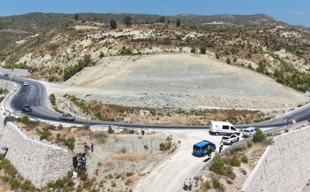 ANTALYA'nın Manavgat ilçesinde meydana gelen trafik kazasında 1 kişi öldü, 1 kişi ağır yaralandı.
