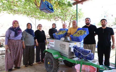 Antalya Büyükşehir’den Üreticiye Üzüm Sıkma Makinesi Desteği