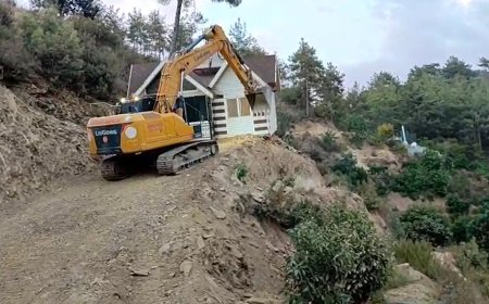 Gazipaşa’da Yıkım Kararı Verilen Ev Raylı Sistemle Taşındı