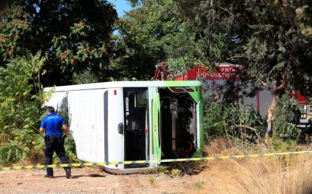 Akdeniz Üniversitesi'nde Korkunç Kaza: Ring Otobüsü Devrildi, Bir Ölü