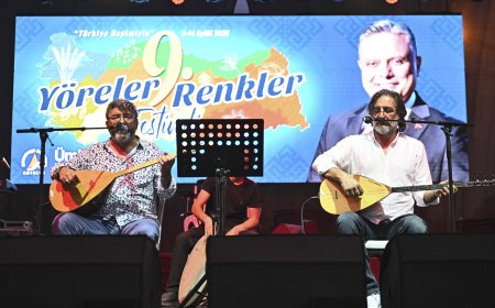 Muratpaşa'da Bozkır Gecesi: Neşet Ertaş ve Halk Ozanları Festivali Renklendirdi