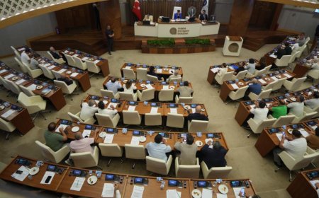 Antalya Büyükşehir'den Toplu Taşıma ve Kreş Ücretlerine Zam, Öğrenciye Destek