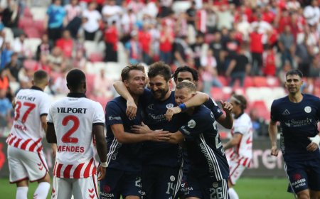 Antalyaspor Deplasmanda Güldü: Samsunspor'u 2-1 Mağlup Etti