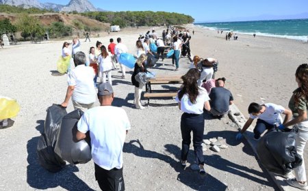 Kemer Belediyesi, Sahil Temizliğiyle Çevre Farkındalığı Yarattı