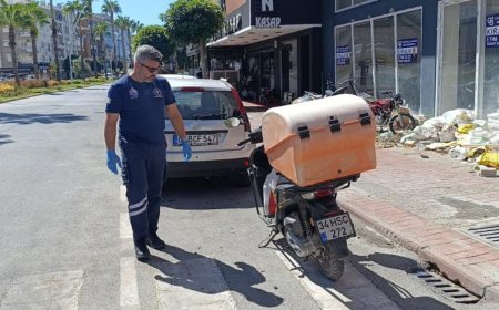 Manavgat'ta Zincirleme Kaza: Yaya Geçidinde Duraklayan Otomobile Motosiklet Çarptı