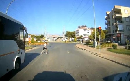 Manavgat'ta Hayat Kurtaran Sürücü: 1 Dakikada 2 Kazayı Önledi