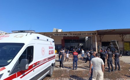Demre Toptancı Hali'nde Patlama: Ortalık Savaş Alanına Döndü, Yaralılar Var