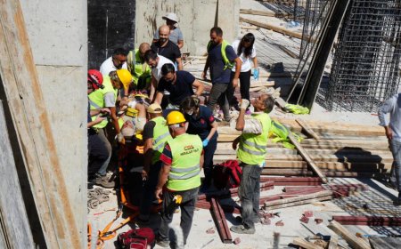 Antalya'da İnşaat Kazası: Koluna Demir Saplanan İşçiyi İtfaiye Kurtardı