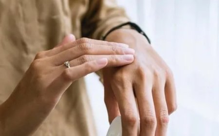 Uzmanından Önemli Uyarı: Cilt Ürünleri Doktora Danışmadan Kullanılmamalı