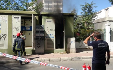 İtfaiye Hızla Müdahale Etti: Varlık Mahallesi'nde Trafo Yangını Söndürüldü