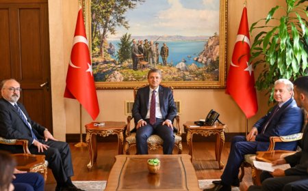 Antalya Valiliği'nde Rus-Türk Zirvesi: Tarım ve Turizmde İş Birliği Masaya Yatırıldı