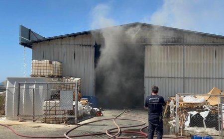 Alanya'da Korkutan Yangın: Alevler Kimyasal Deposuna Sıçradı