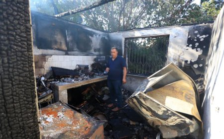 Son Anda Kurtarılan Hayat: Yangında Kül Olan Evinden Sadece Kızını Çıkarabildi