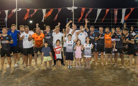 Manavgat'ta Plaj Futbolu Coşkusu Başladı: TFF Ligi Etabı İlk Maçla Açıldı