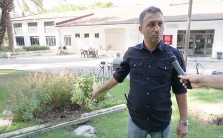 Antalya Dokumapark'a Düşen Buz Kütlesi Merak Uyandırdı.