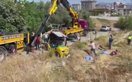 Antalya'da Feci Kaza: Devrilen Forkliftin Altında Kalan Sürücü Hayatını Kaybetti!