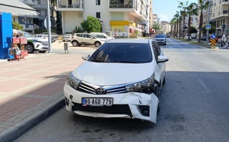 Manavgat'ta Otomobil-Motosiklet Kazası: 1 Yaralı.