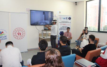 Kumluca Sağlık Bilimleri Fakültesi’nden Yapay Zekâya Odaklanan Eğitim Çalıştayı.