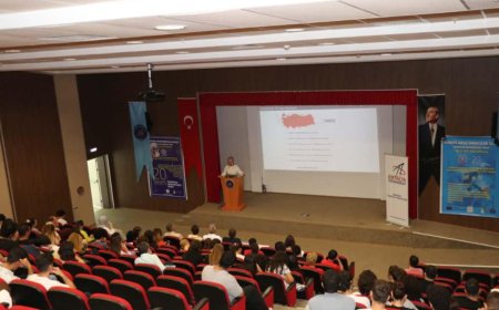 Akdeniz Üniversitesi'nde Kapsamlı Bilgilendirme: Marie Sklodowska Curie Bursları Tanıtıldı.