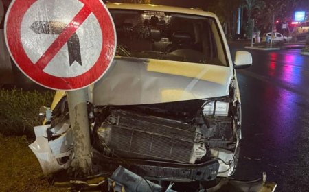 Antalya-Alanya Karayolu'nda Kaza Zinciri: Tur Minibüslerine Çarpan Tır Kayıplara Karıştı!