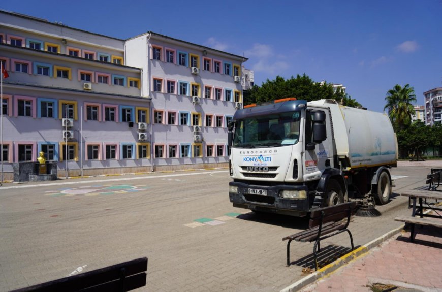 Konyaaltı'nda Okullar Yeni Döneme Hazır: Belediye Ekipleri Seferber Oldu