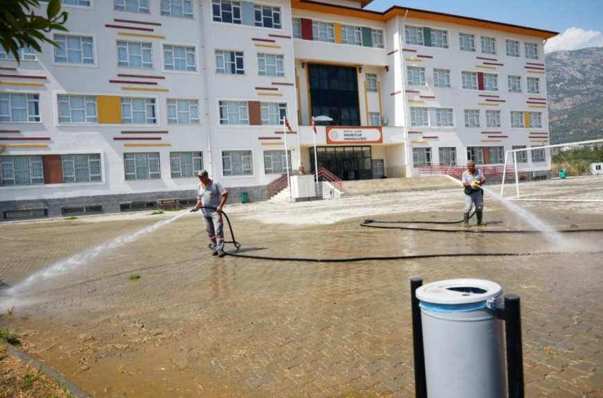 Alanya'da Okullar Yeni Döneme Hazır: Belediye Ekipleri Seferber Oldu!