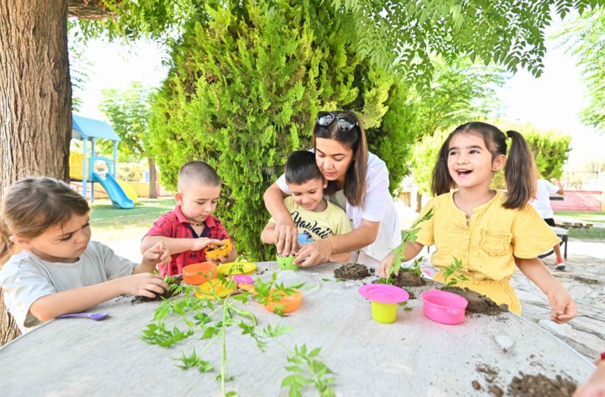 Muratpaşa Belediyesi Kreşlerinde Hem Eğleniyor Hem Öğreniyorlar
