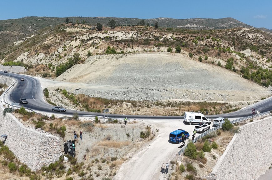 ANTALYA'nın Manavgat ilçesinde meydana gelen trafik kazasında 1 kişi öldü, 1 kişi ağır yaralandı.