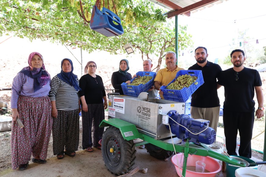 Antalya Büyükşehir’den Üreticiye Üzüm Sıkma Makinesi Desteği