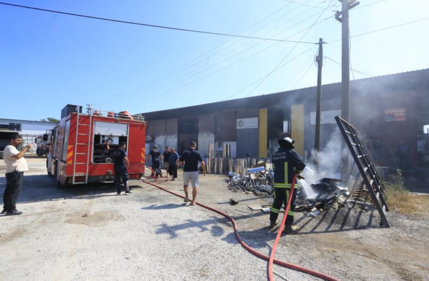 Antalya'da Atölye Yanında Çıkan Yangın Korkuttu