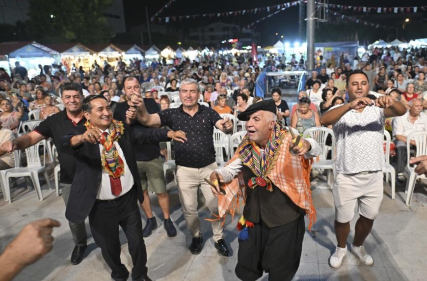 Muratpaşa’da Yöreler Renkler Festivali’nde Akdeniz Rüzgarı Esti