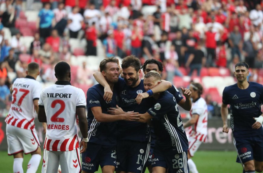 Antalyaspor Deplasmanda Güldü: Samsunspor'u 2-1 Mağlup Etti