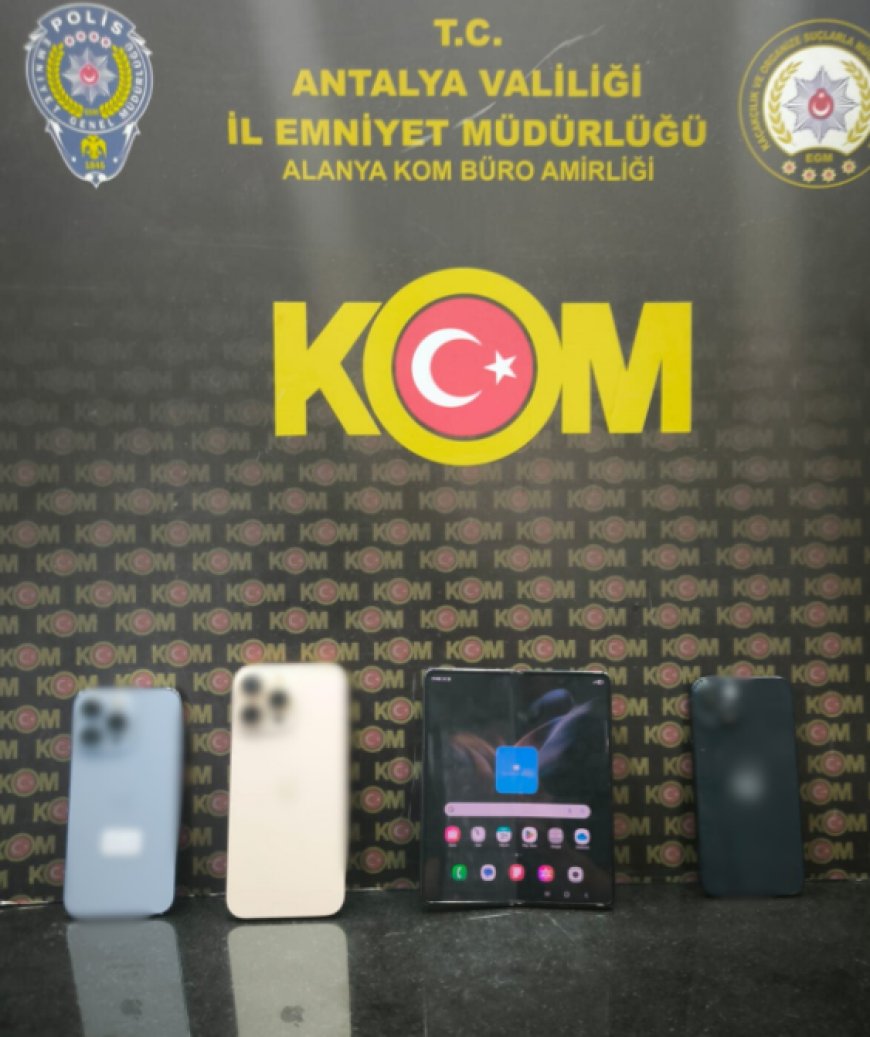 Antalya'da Rüşvet ve Kaçakçılık Operasyonu: 5 Kişi Tutuklandı
