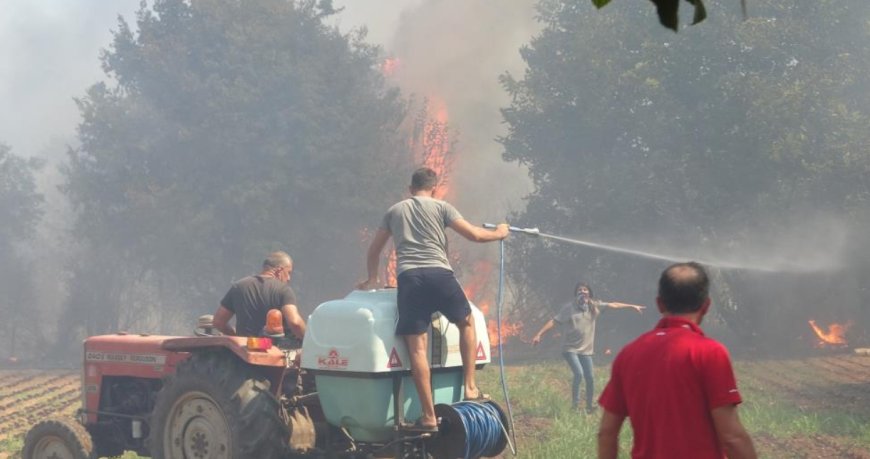 Antalya'da Orman Yangını Yerleşim Yerlerine Sıçradı