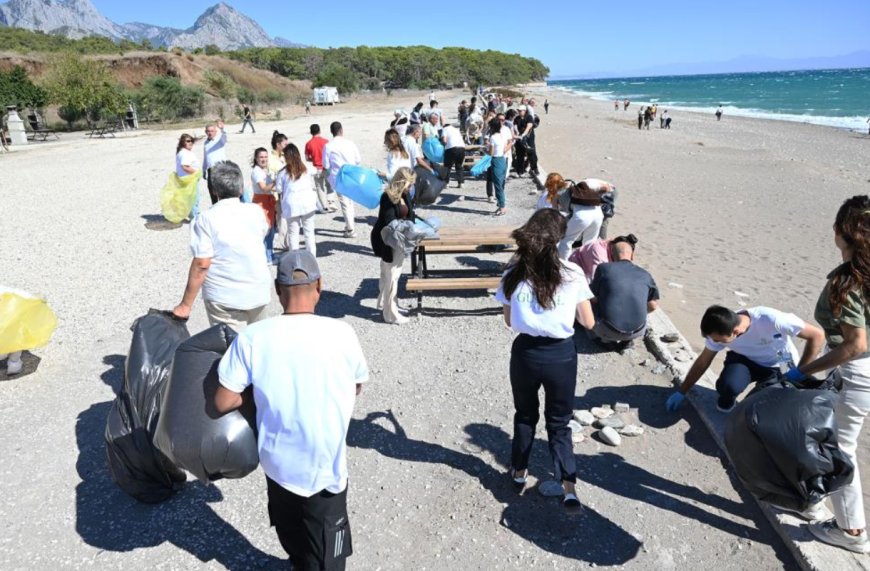 Kemer Belediyesi, Sahil Temizliğiyle Çevre Farkındalığı Yarattı