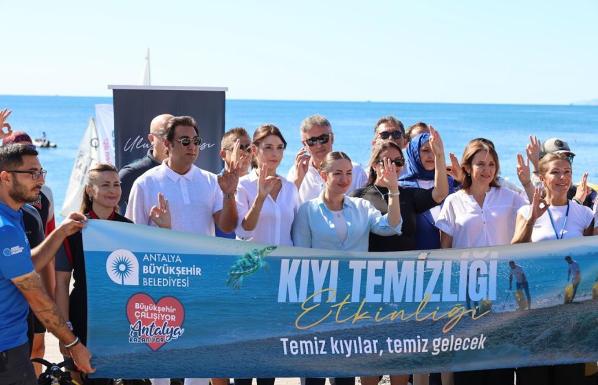 Başkan Vekili Özdemir Kıyı Temizliğine Destek Verdi: "Denizlerimiz Kirlenmesin"
