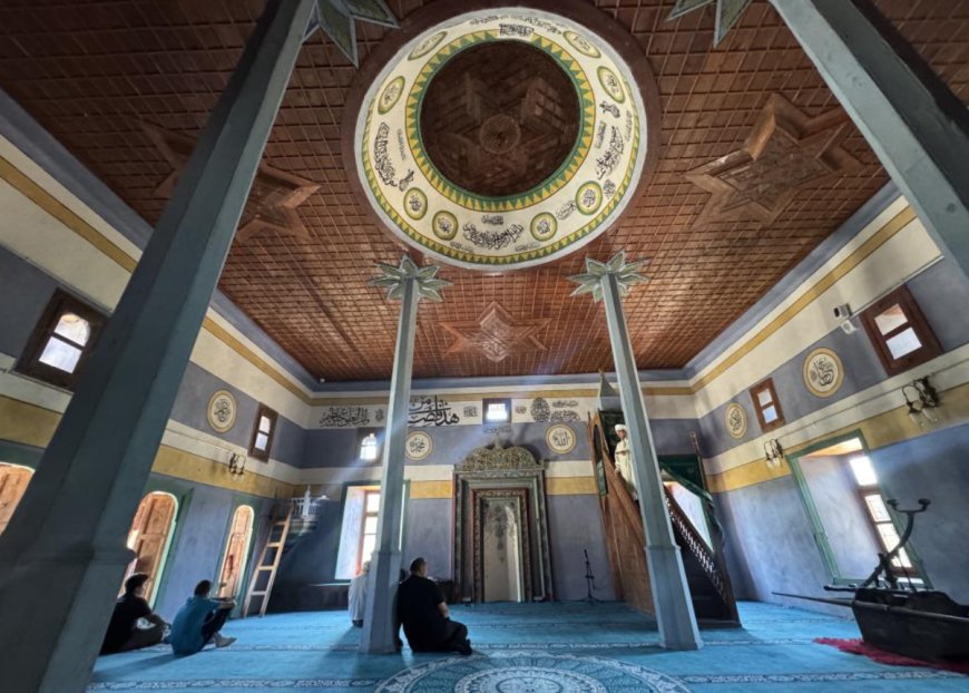Sarıhacılar Köyü Camiinin 600 Yıllık Tarihi Eşyaları Akıbetini Bekliyor